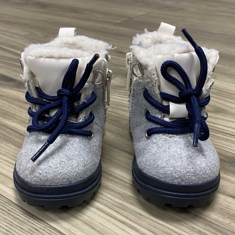 Unisex Toddler Gray Boots Size 2.5